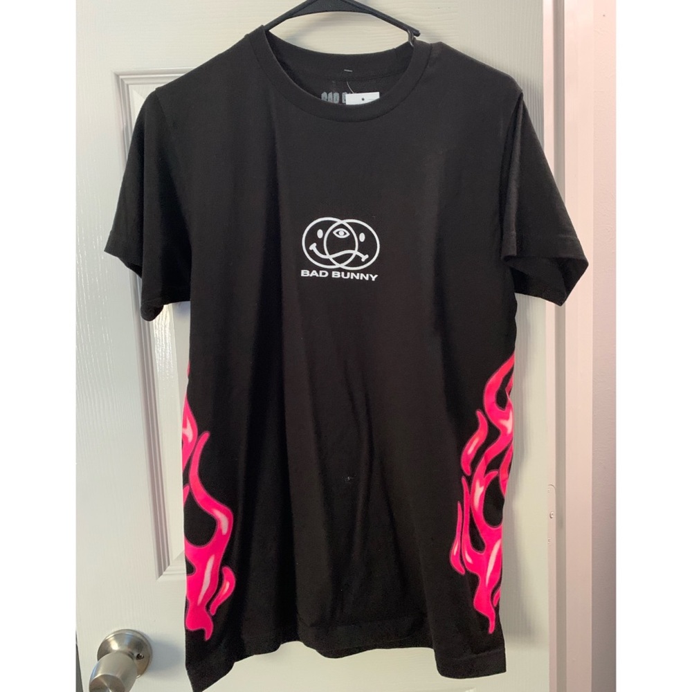 Hot topic Bad bunny black tshirt with pink flames Size small